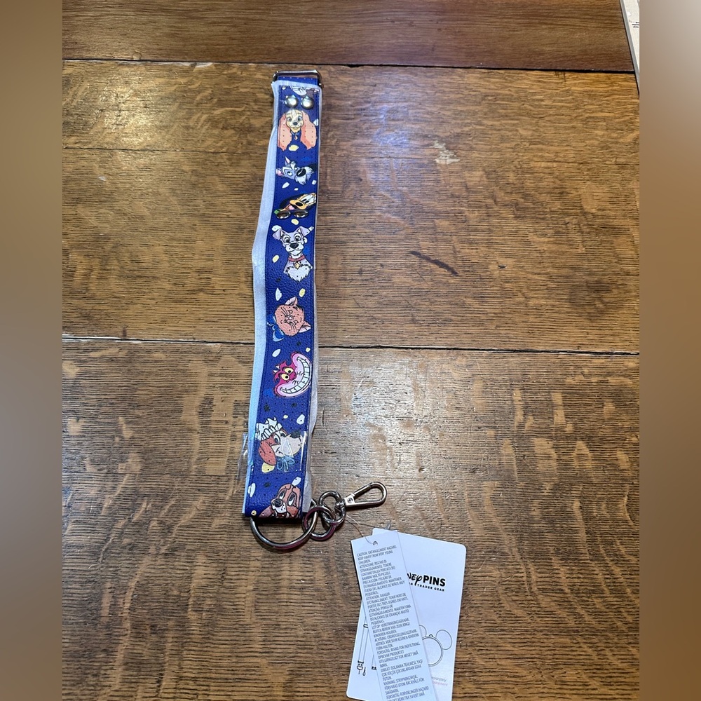 2023‎ NWT Disney Parks Cats Dogs Pets Pin Trading Strap For Pin Display Bag NEW
